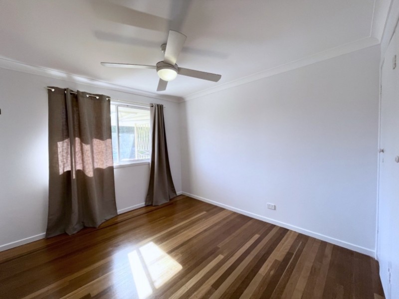 8 Lorinya Street, Mansfield QLD 4122