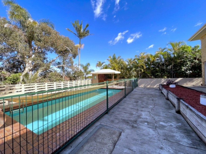 8 Lorinya Street, Mansfield QLD 4122