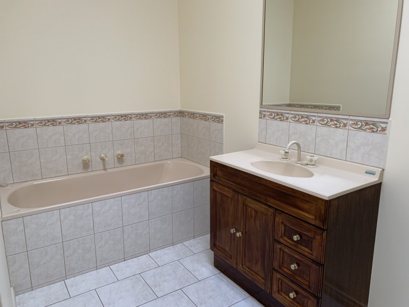 37 Spicer Boulevard, Altona Meadows VIC 3028