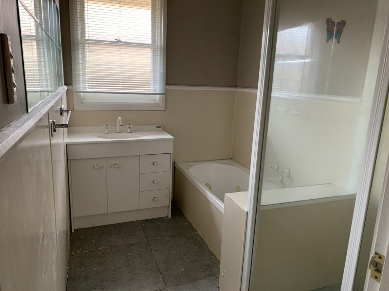 25 Cameron Avenue, Altona Meadows VIC 3028