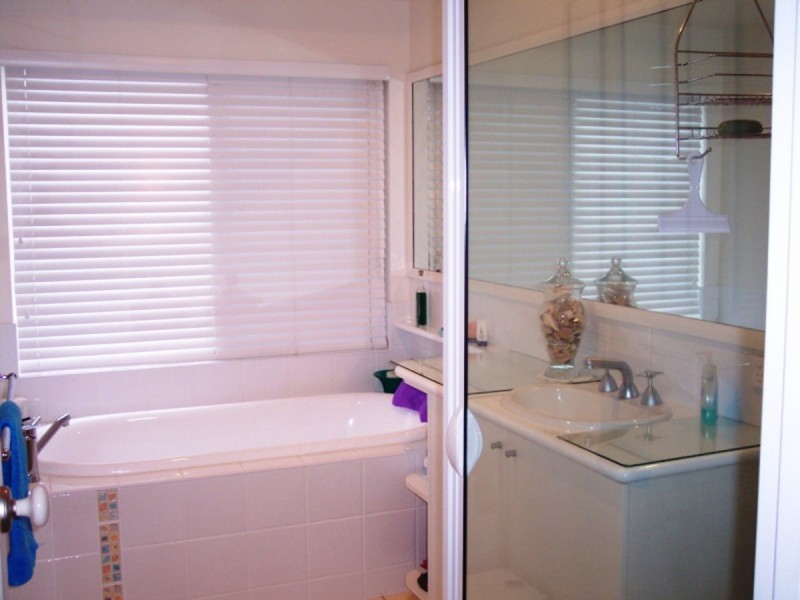 4 Palmetto Street, Palm Cove QLD 4879