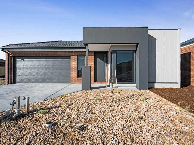 19 Camrose Street, Mickleham VIC 3064