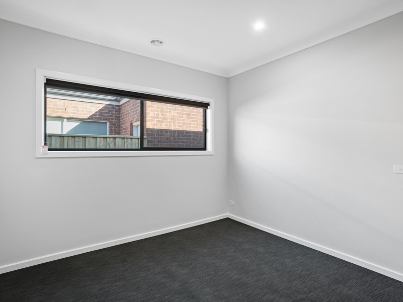 19 Camrose Street, Mickleham VIC 3064