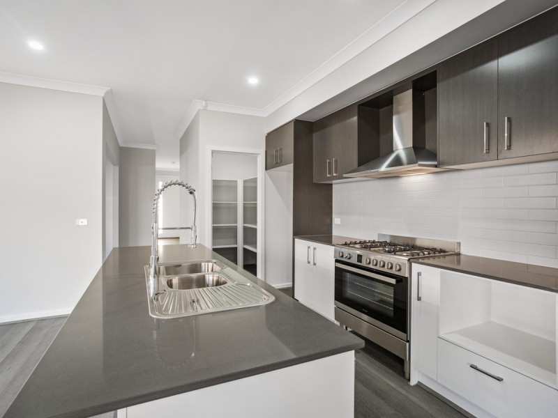 19 Camrose Street, Mickleham VIC 3064