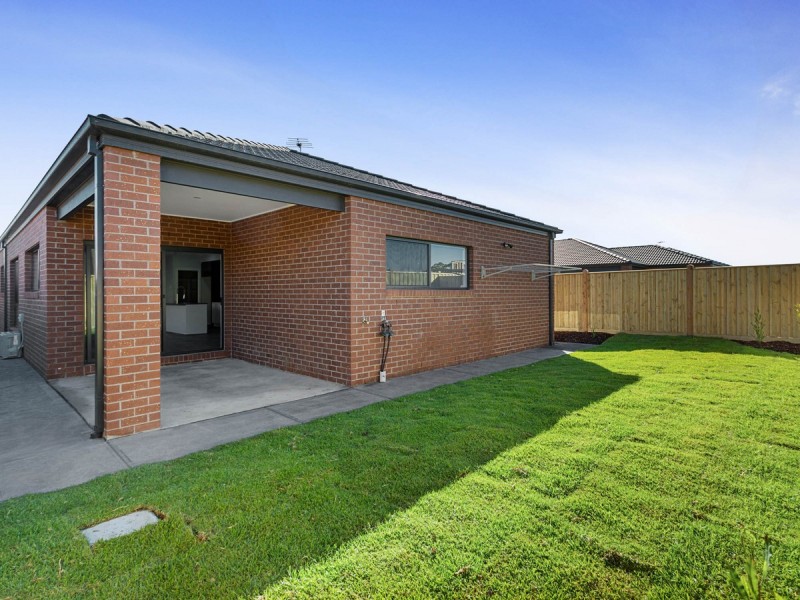 19 Camrose Street, Mickleham VIC 3064