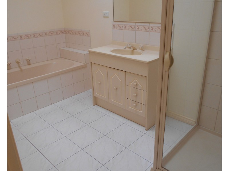 B/27 Wackett  Street, Laverton VIC 3028