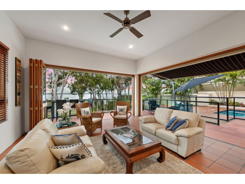 208 Main Road, Wellington Point QLD 4160