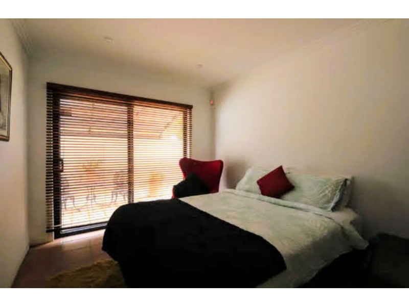 208 Main Road, Wellington Point QLD 4160
