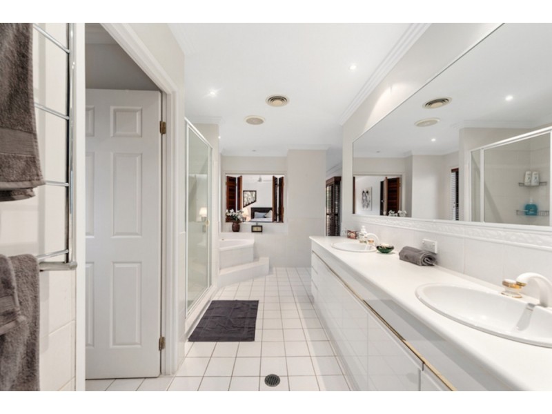 208 Main Road, Wellington Point QLD 4160