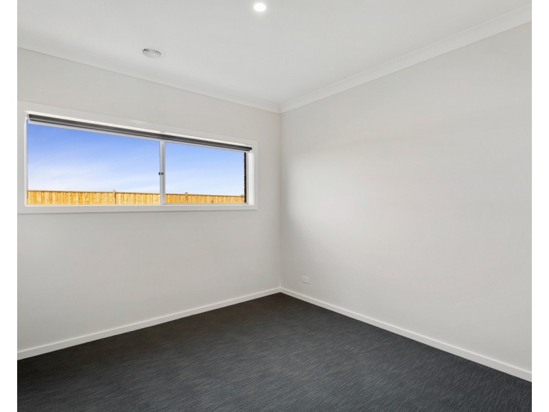 37 Honeydew Way, Rockbank VIC 3335