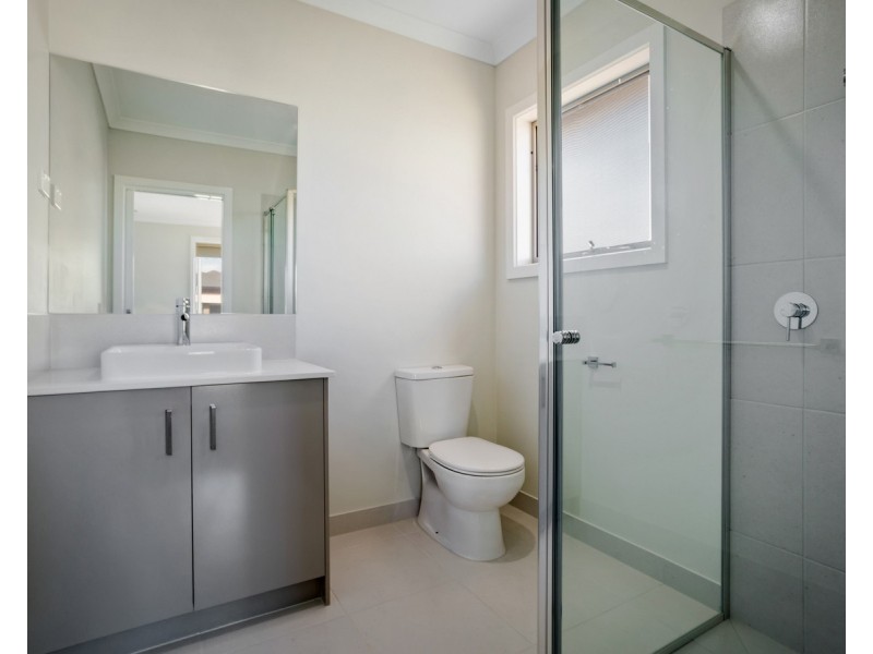 10 Chapelton Way, Werribee VIC 3030