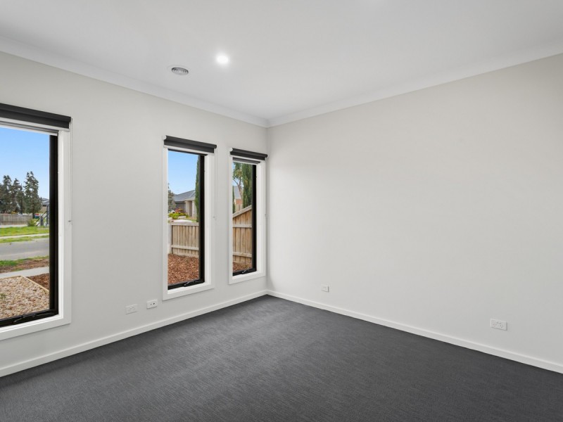 31 Vautier Avenue, Mickleham VIC 3064