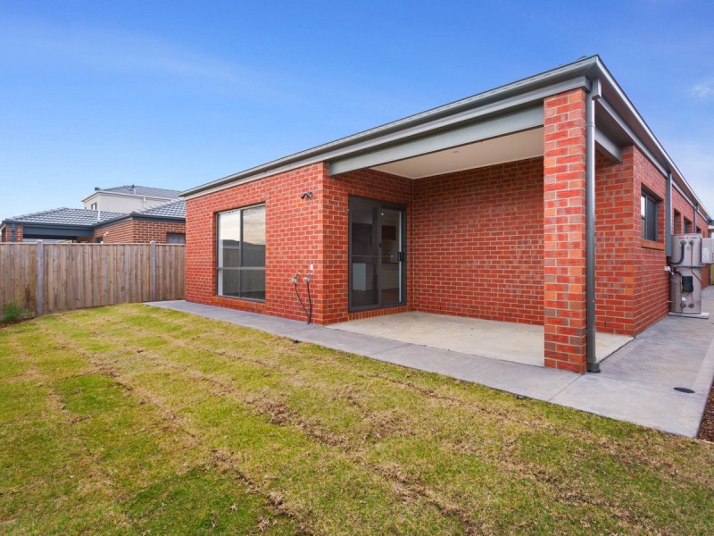 31 Vautier Avenue, Mickleham VIC 3064