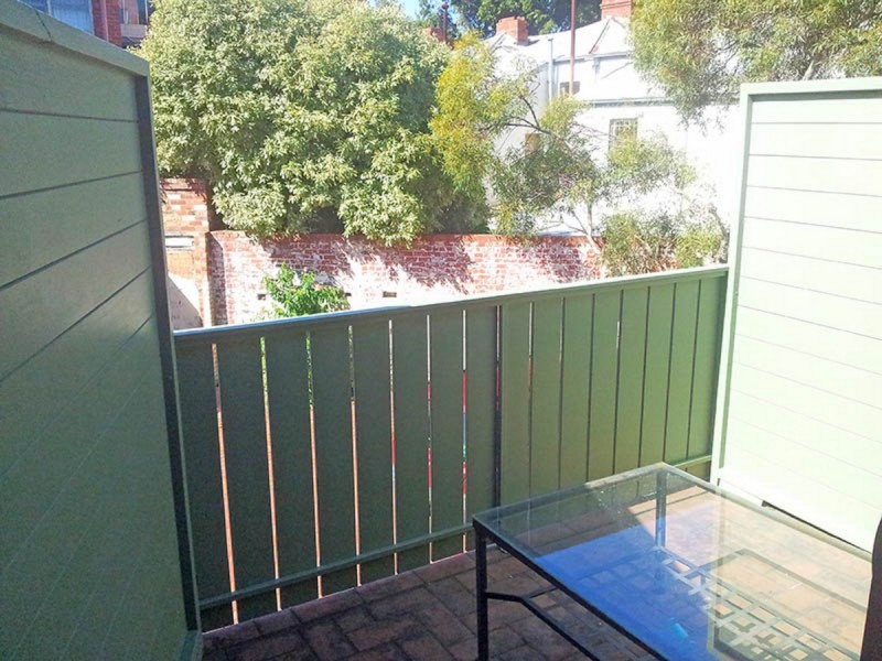 4/31 Barkly Street, Carlton VIC 3053