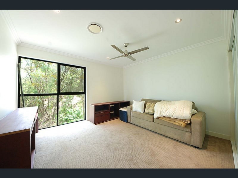 1 Currumbin Crest, Currumbin QLD 4223