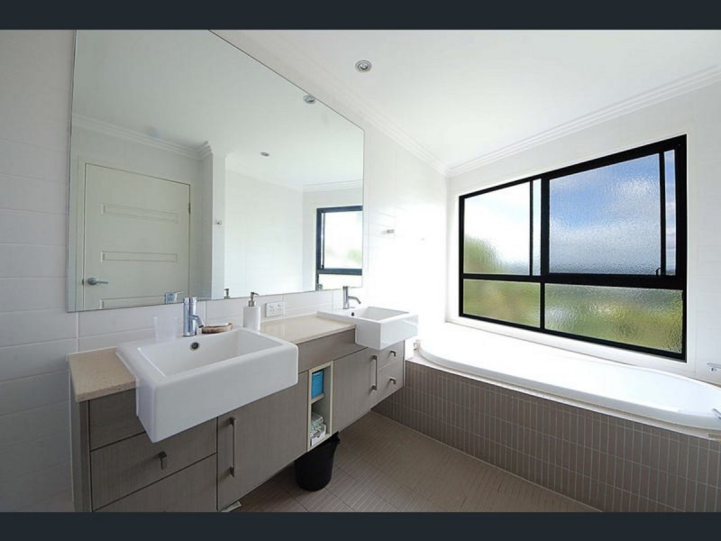 1 Currumbin Crest, Currumbin QLD 4223