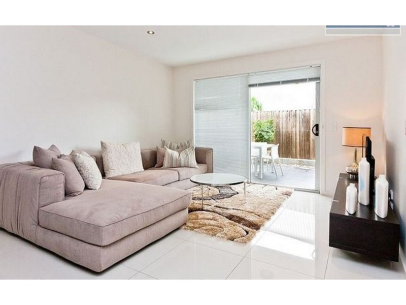 138 Cypress Street, Urangan QLD 4655