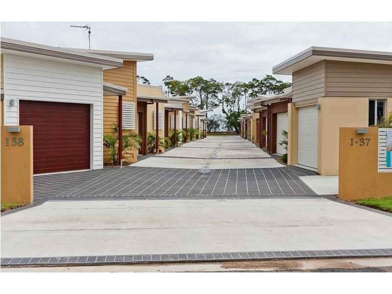 138 Cypress Street, Urangan QLD 4655