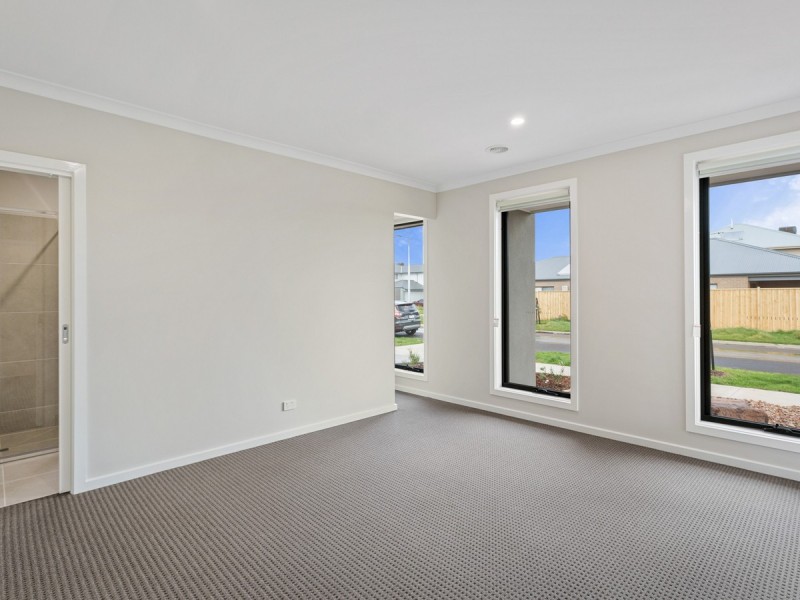 6 Fragrant Drive, Lara VIC 3212