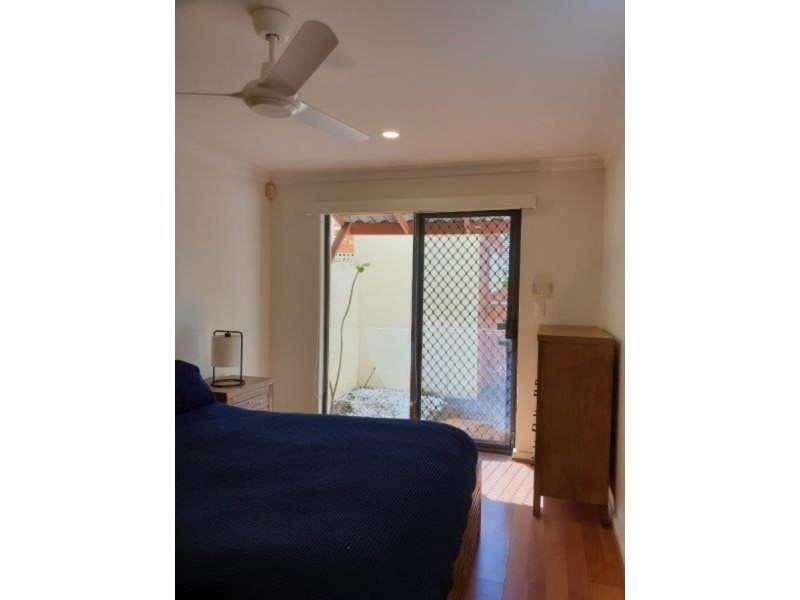 2/62 Park Street, Como WA 6152