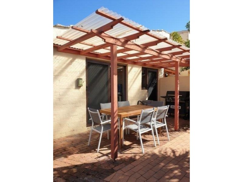 2/62 Park Street, Como WA 6152