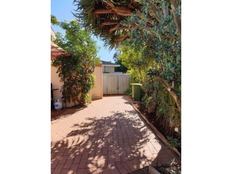 2/62 Park Street, Como WA 6152