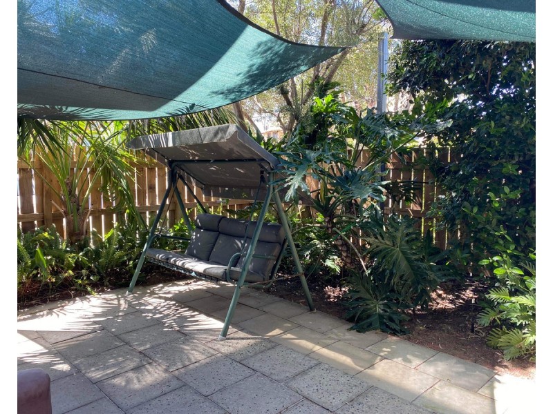 1/2 Bennelong Place, Leederville WA 6007