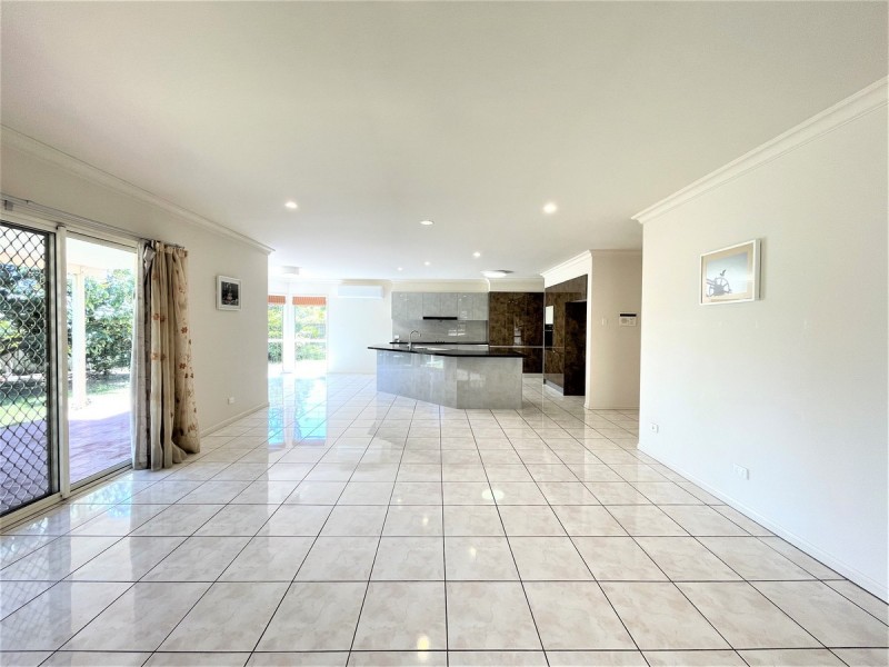 112 Chesterfield Crescent, Kuraby QLD 4112