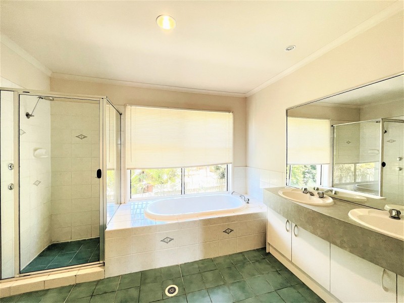 112 Chesterfield Crescent, Kuraby QLD 4112