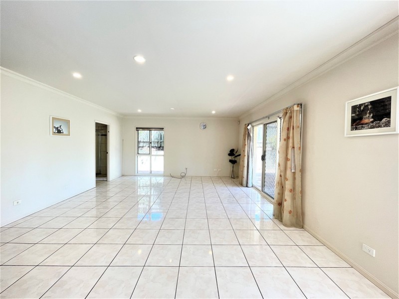 112 Chesterfield Crescent, Kuraby QLD 4112