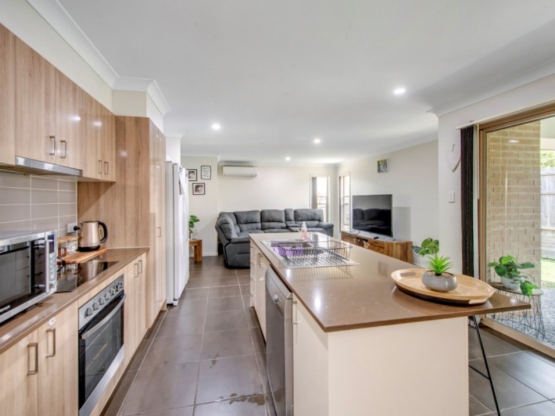 61 Woodrose Circuit, Pimpama QLD 4209