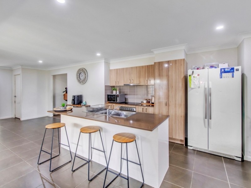 61 Woodrose Circuit, Pimpama QLD 4209