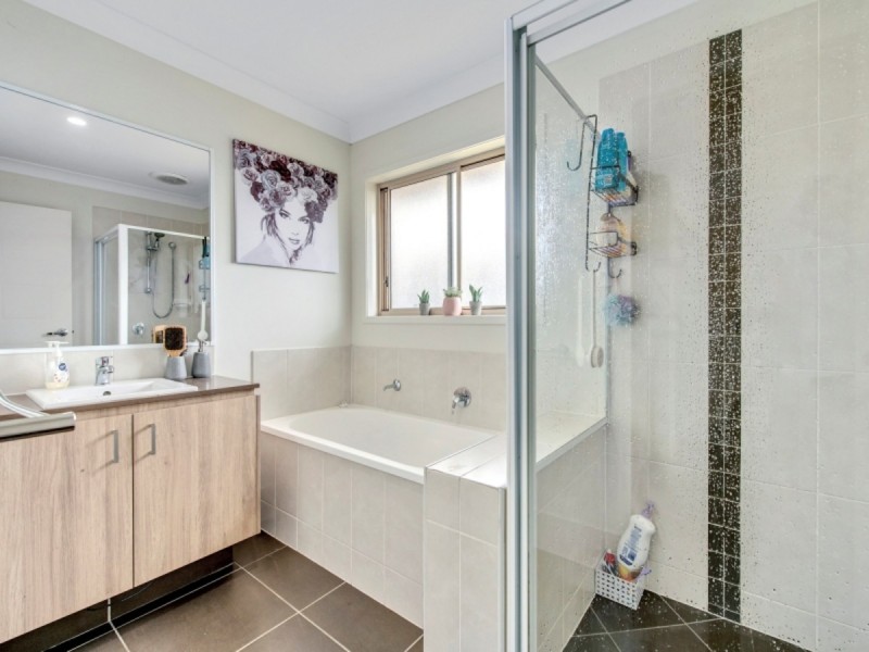 61 Woodrose Circuit, Pimpama QLD 4209