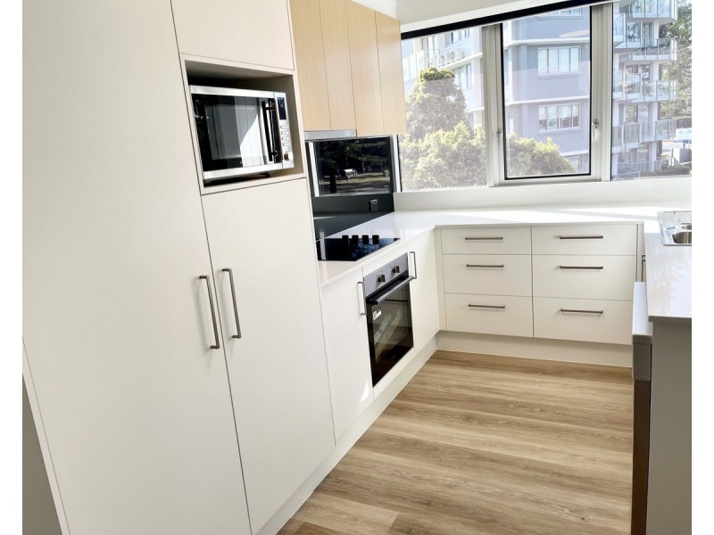 5/22-28 The Esplanade, Burleigh Heads QLD 4220