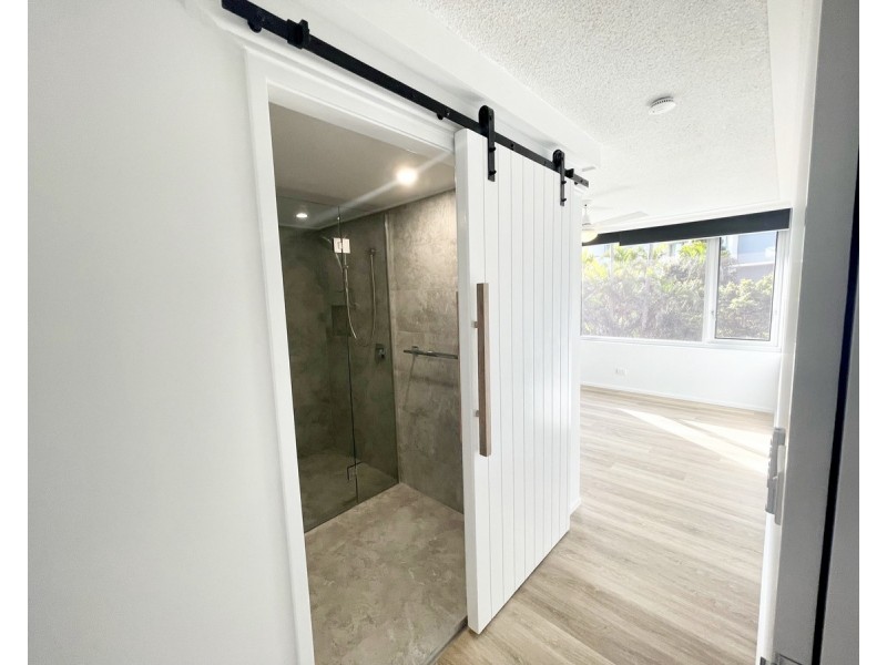 5/22-28 The Esplanade, Burleigh Heads QLD 4220