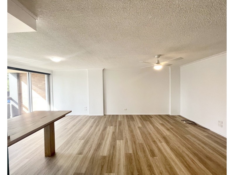 5/22-28 The Esplanade, Burleigh Heads QLD 4220