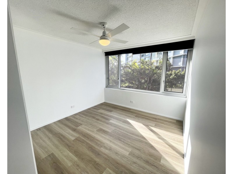 5/22-28 The Esplanade, Burleigh Heads QLD 4220