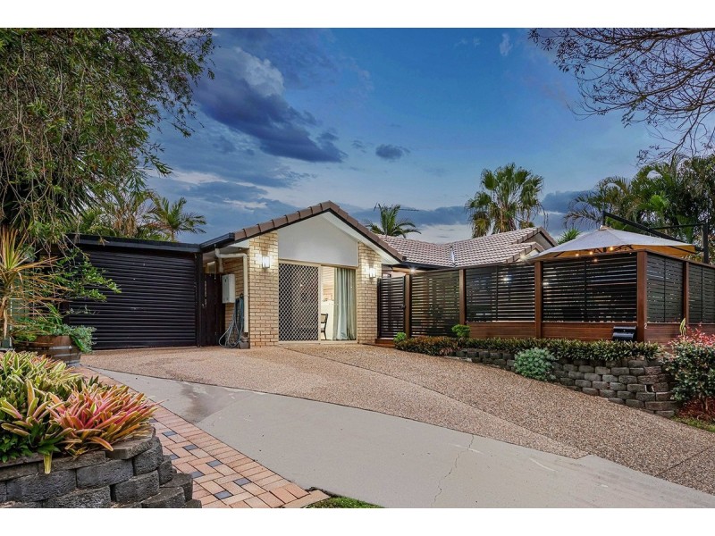 2 Madau Street, Mansfield QLD 4122