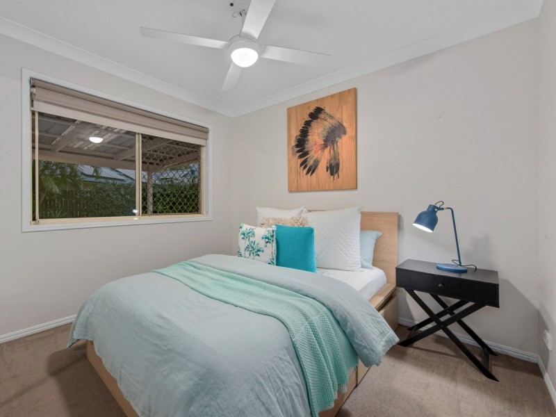 2 Madau Street, Mansfield QLD 4122