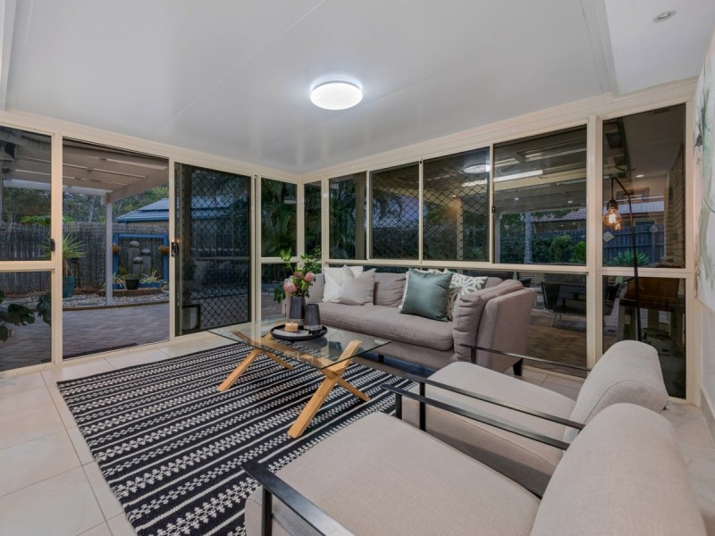 2 Madau Street, Mansfield QLD 4122