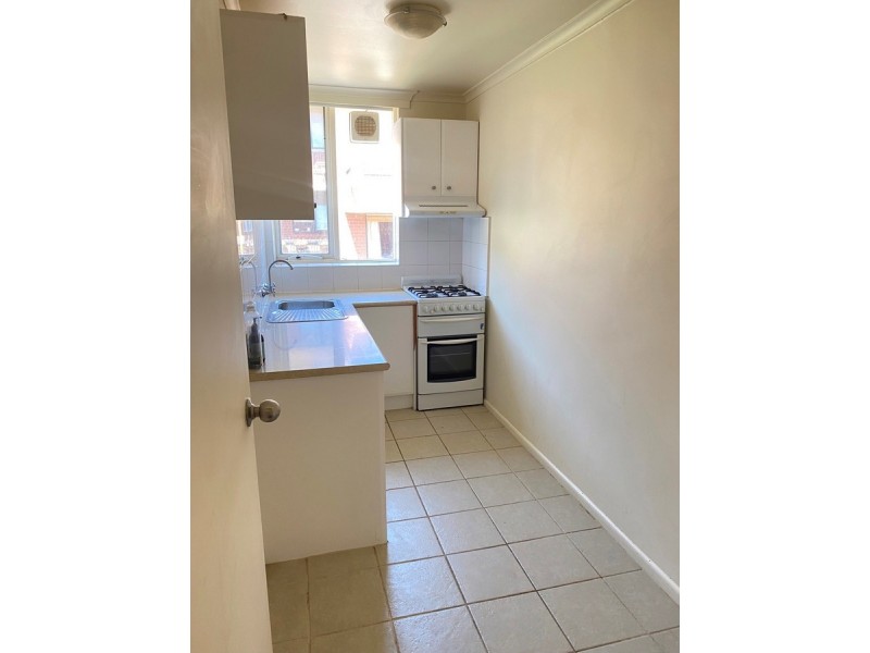 11/12 Normanby Street, Windsor VIC 3181