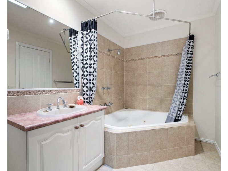 2/45 Valleyview Drive, Rowville VIC 3178