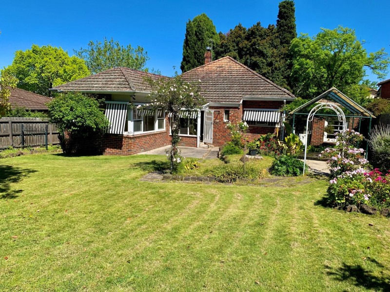 9 Iris Road, Glen Iris VIC 3146