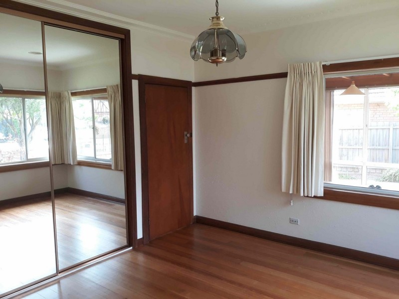 8 Norman Street, Mckinnon VIC 3204