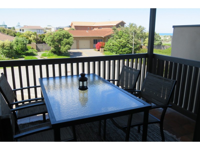 6 Uriah Place, West Lakes Shore SA 5020