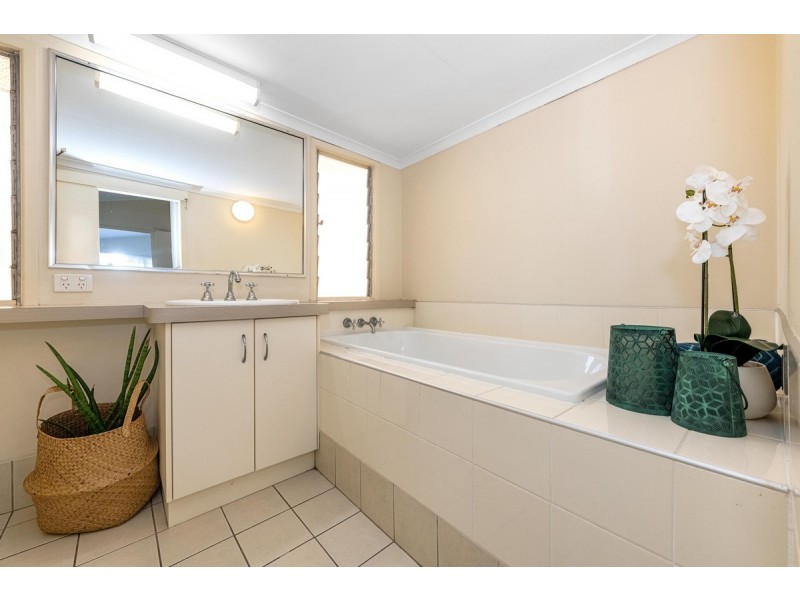 1 Bovey Street, North Mackay QLD 4740