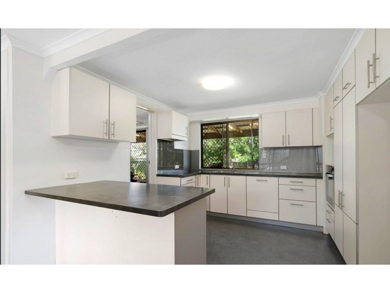 15 Dawn Crescent, Thornlands QLD 4164