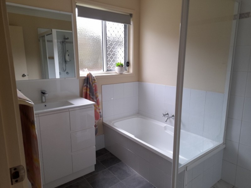 28 Daintree Drive, Parkwood QLD 4214