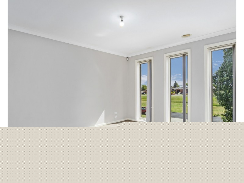 44 Cootamundra Circuit, Melton West VIC 3337