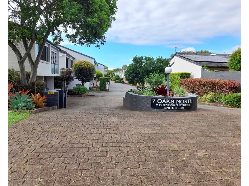 10/9 Freyburg Street, Bundall QLD 4217